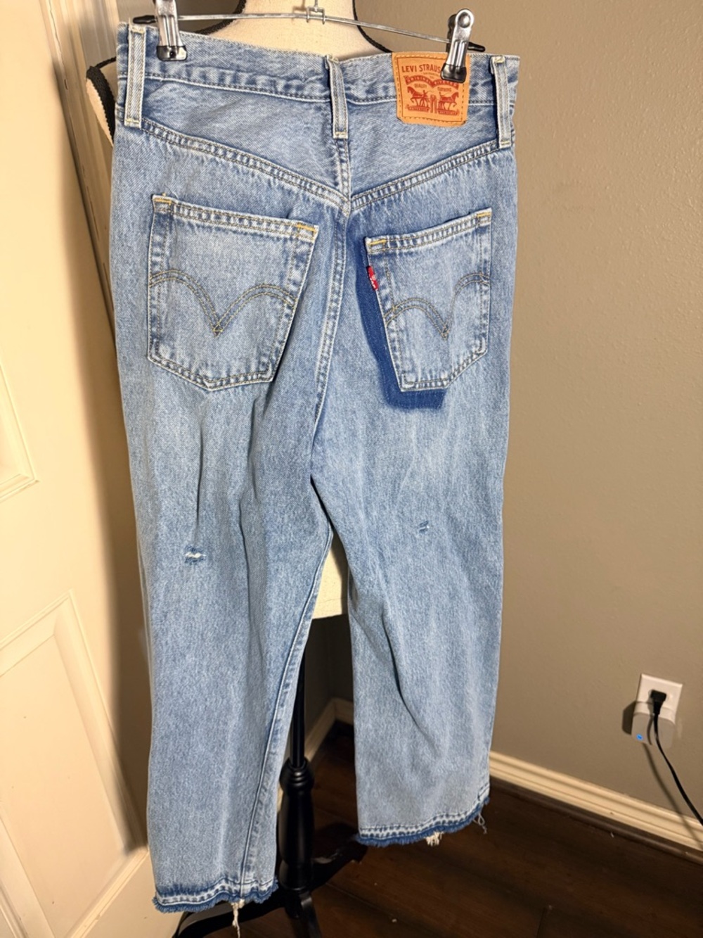 Levi's Light Blue Distressed Rib Cage Rise Jeans - Picture 4 of 4